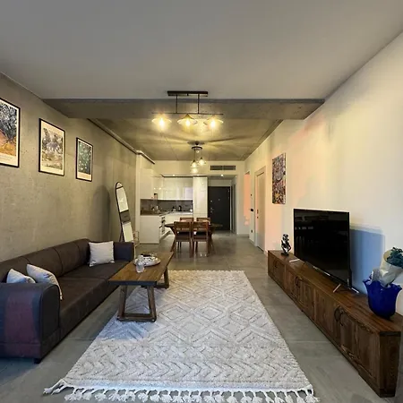 Apartment Sinpas Queen Skyline *